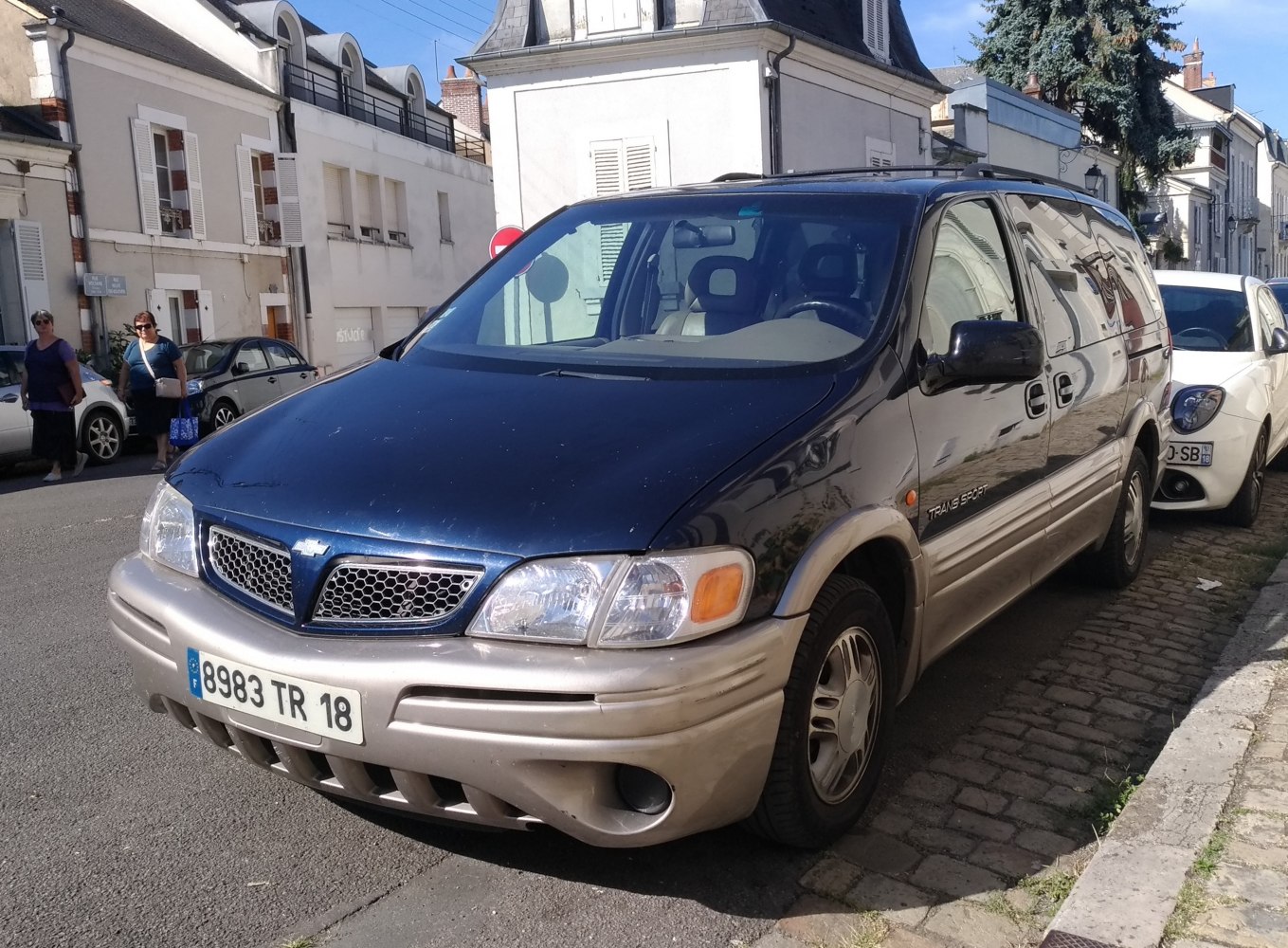 https://totalrenting.es/wp-content/uploads/2022/10/chevrolet-trans-sport-u-1997-3-4-i-v6-awd-188-cv-minivan.png