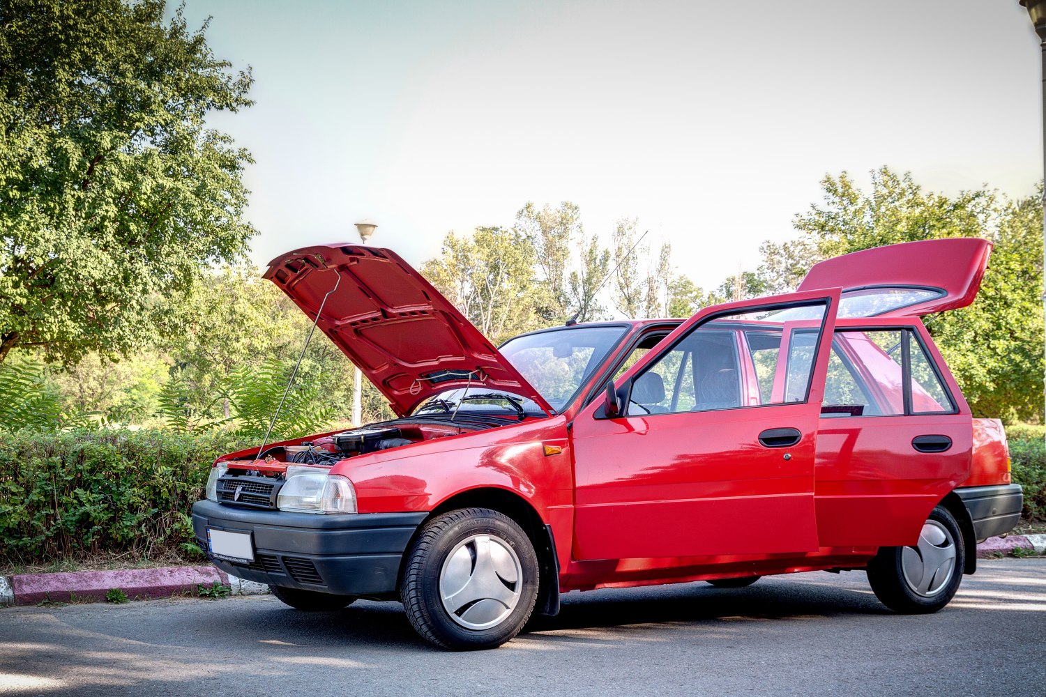 https://totalrenting.es/wp-content/uploads/2022/10/dacia-nova-1995-1-4-62-cv-berlina.png
