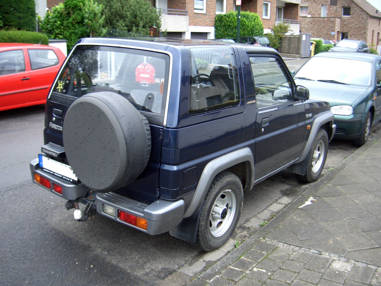 https://totalrenting.es/wp-content/uploads/2022/10/daihatsu-feroza-hard-top-f300-1989-1-6-i-16v-95-cv-todoterreno-1.png