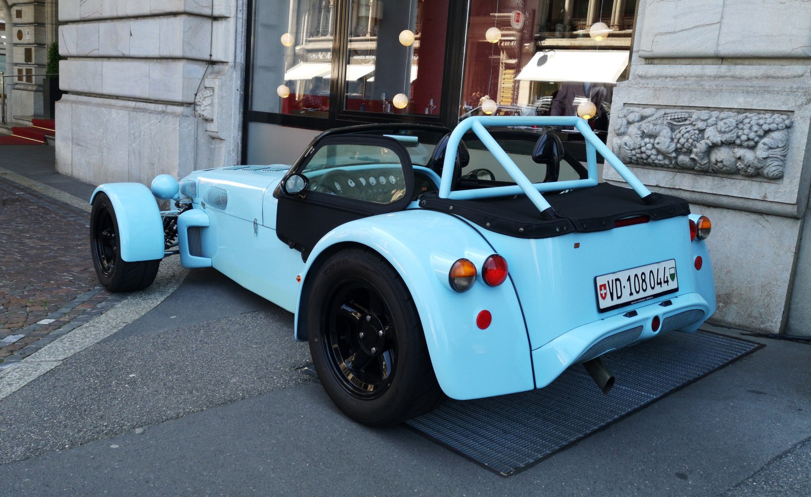 https://totalrenting.es/wp-content/uploads/2022/10/donkervoort-d8-270-rs-2008-rs-1-8-270-cv-roadster-1.png