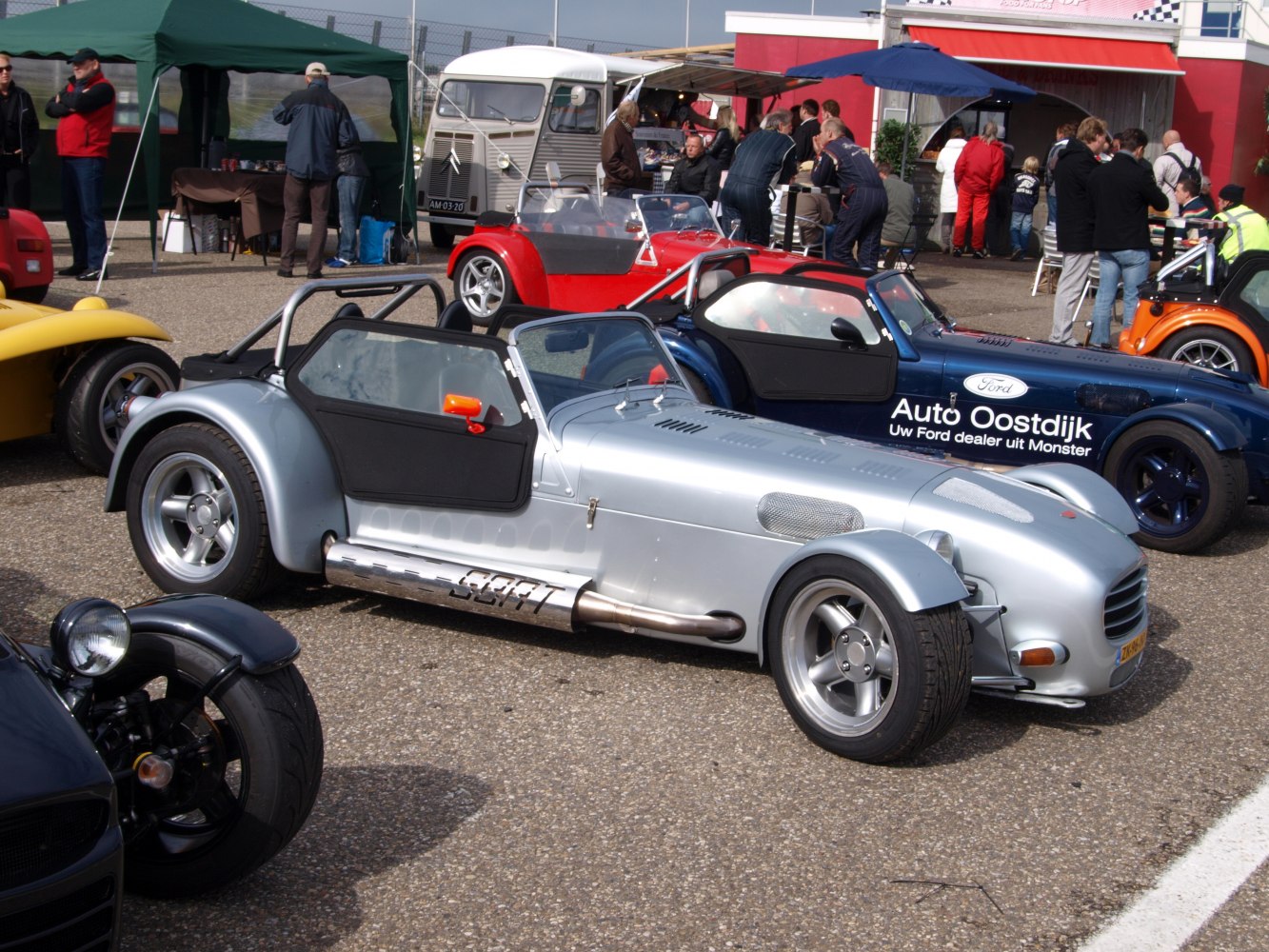 https://totalrenting.es/wp-content/uploads/2022/10/donkervoort-s8-1986-at-170-cv-roadster-2.png