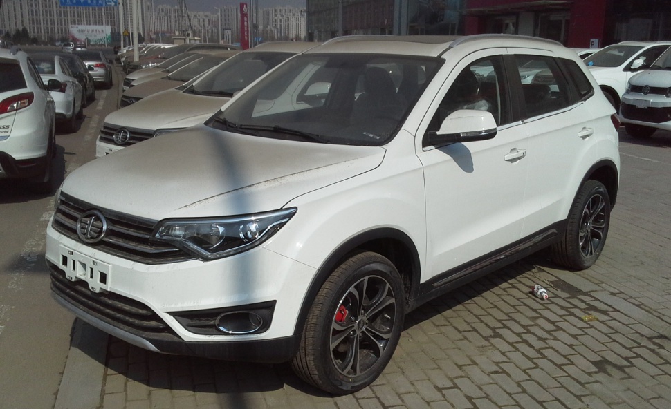 https://totalrenting.es/wp-content/uploads/2022/10/faw-senia-r7-2016-1-6-116-cv-suv.png
