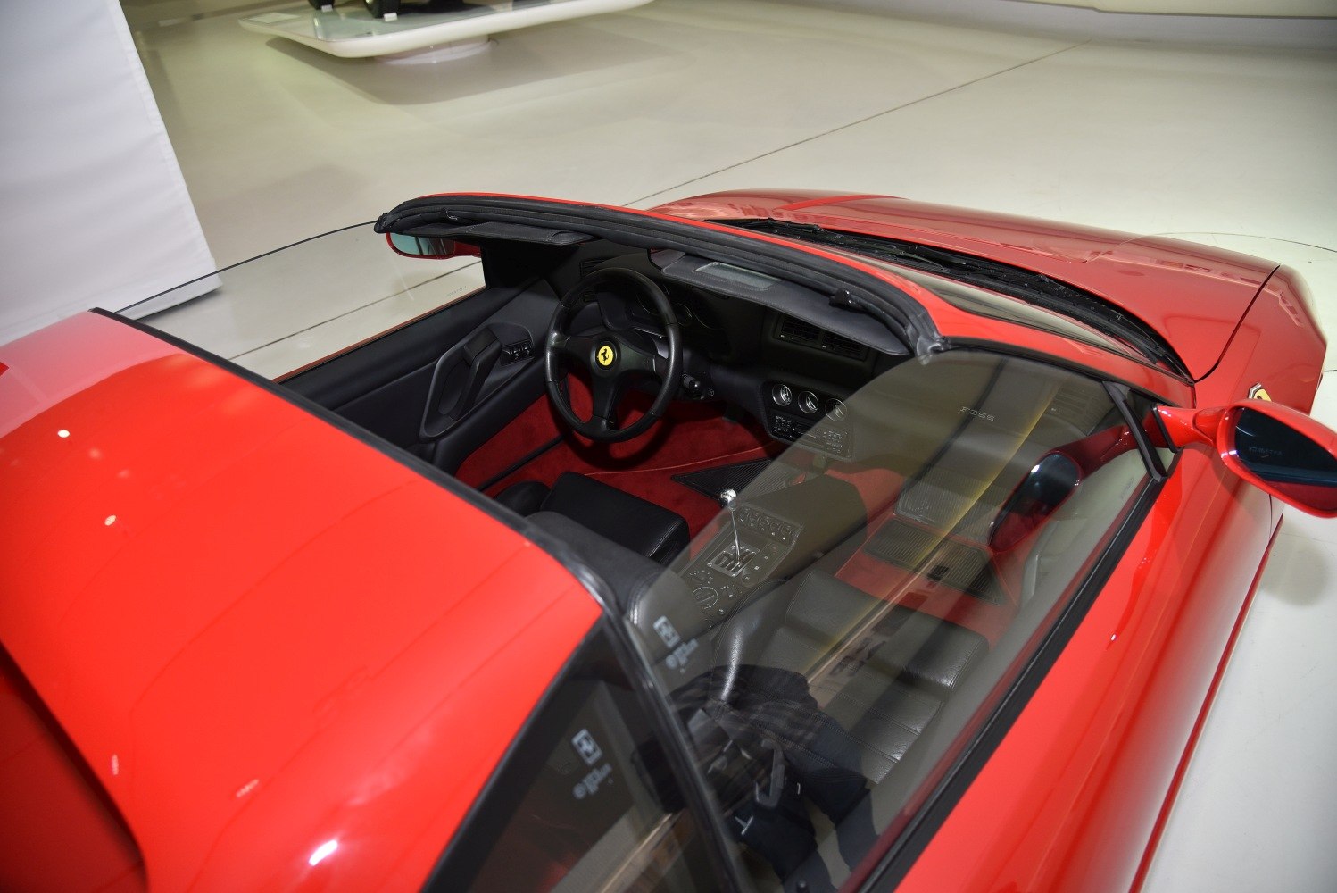 https://totalrenting.es/wp-content/uploads/2022/10/ferrari-f355-gts-1996-355-gts-381-cv-coupe-2.png