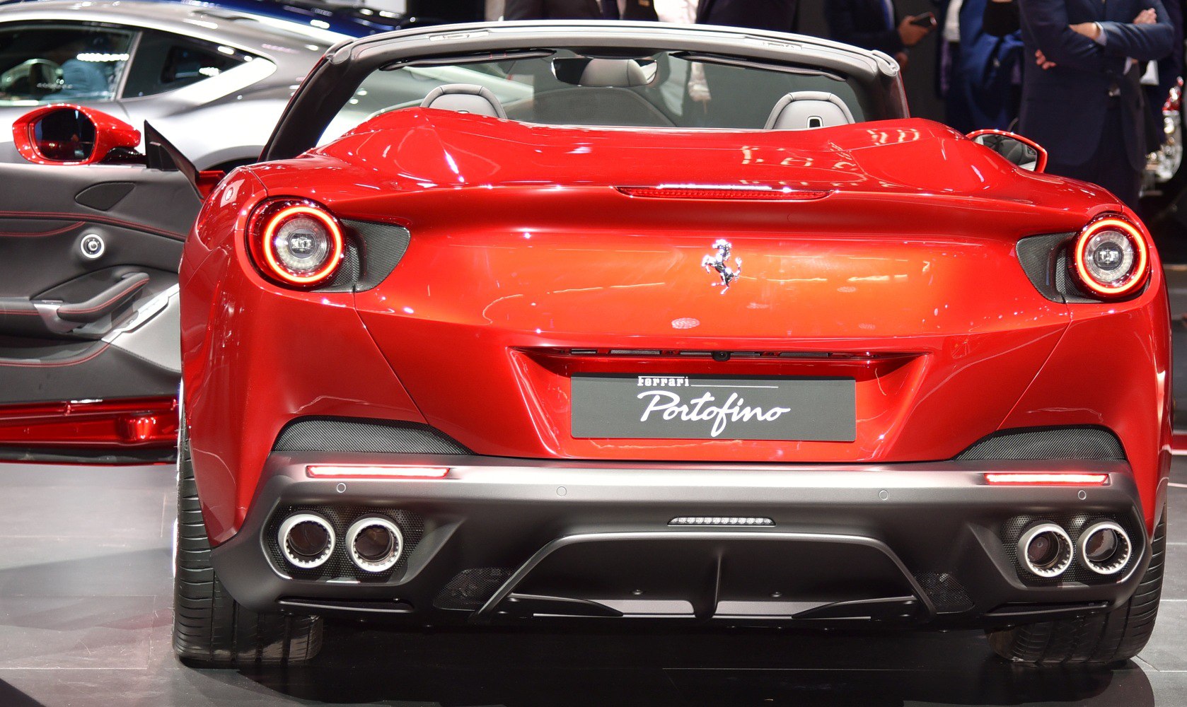 https://totalrenting.es/wp-content/uploads/2022/10/ferrari-portofino-2018-3-9-v8-600-cv-dct-cabriolet-7.png