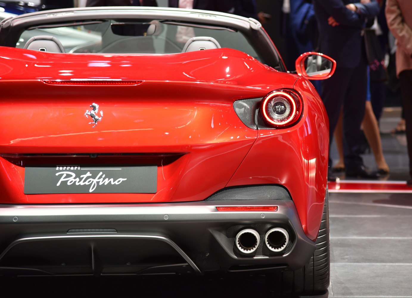 https://totalrenting.es/wp-content/uploads/2022/10/ferrari-portofino-2018-3-9-v8-600-cv-dct-cabriolet-8.png