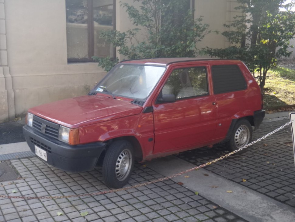 https://totalrenting.es/wp-content/uploads/2022/10/fiat-panda-van-1987-1000-44-cv-minivan.png