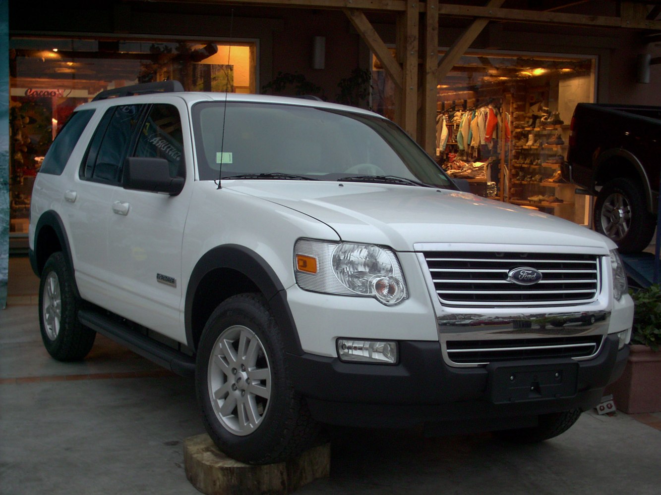 https://totalrenting.es/wp-content/uploads/2022/10/ford-explorer-iv-2006-4-0i-v6-212-cv-todoterreno-1.png