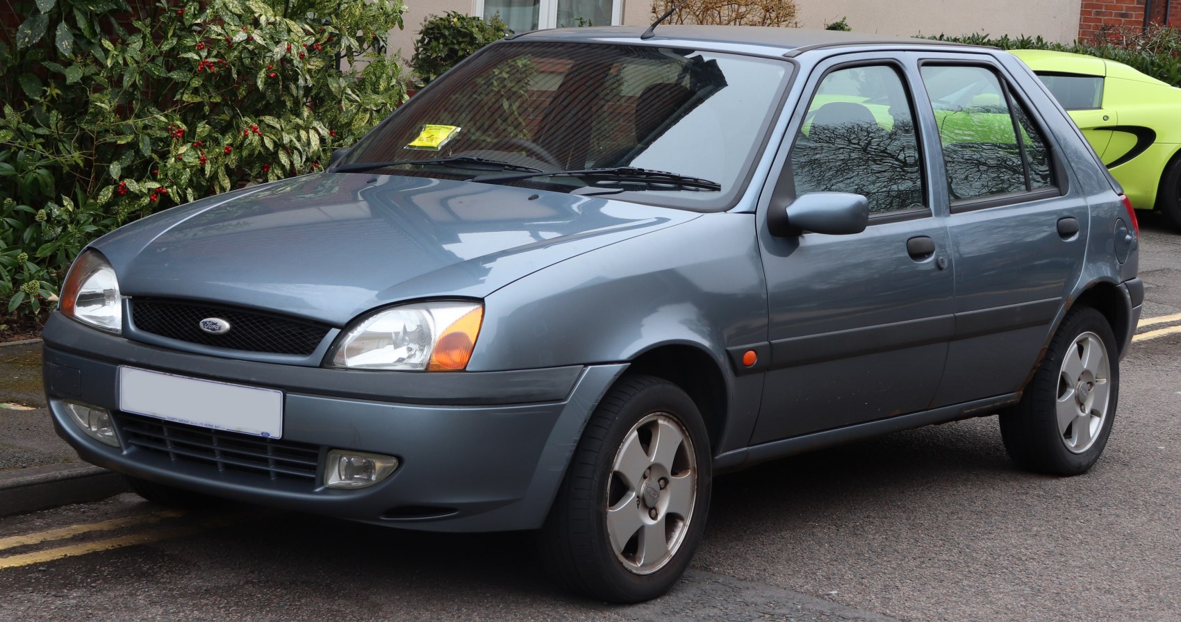 https://totalrenting.es/wp-content/uploads/2022/10/ford-fiesta-v-mk5-5-door-1999-1-3-i-50-cv-hatchback.png