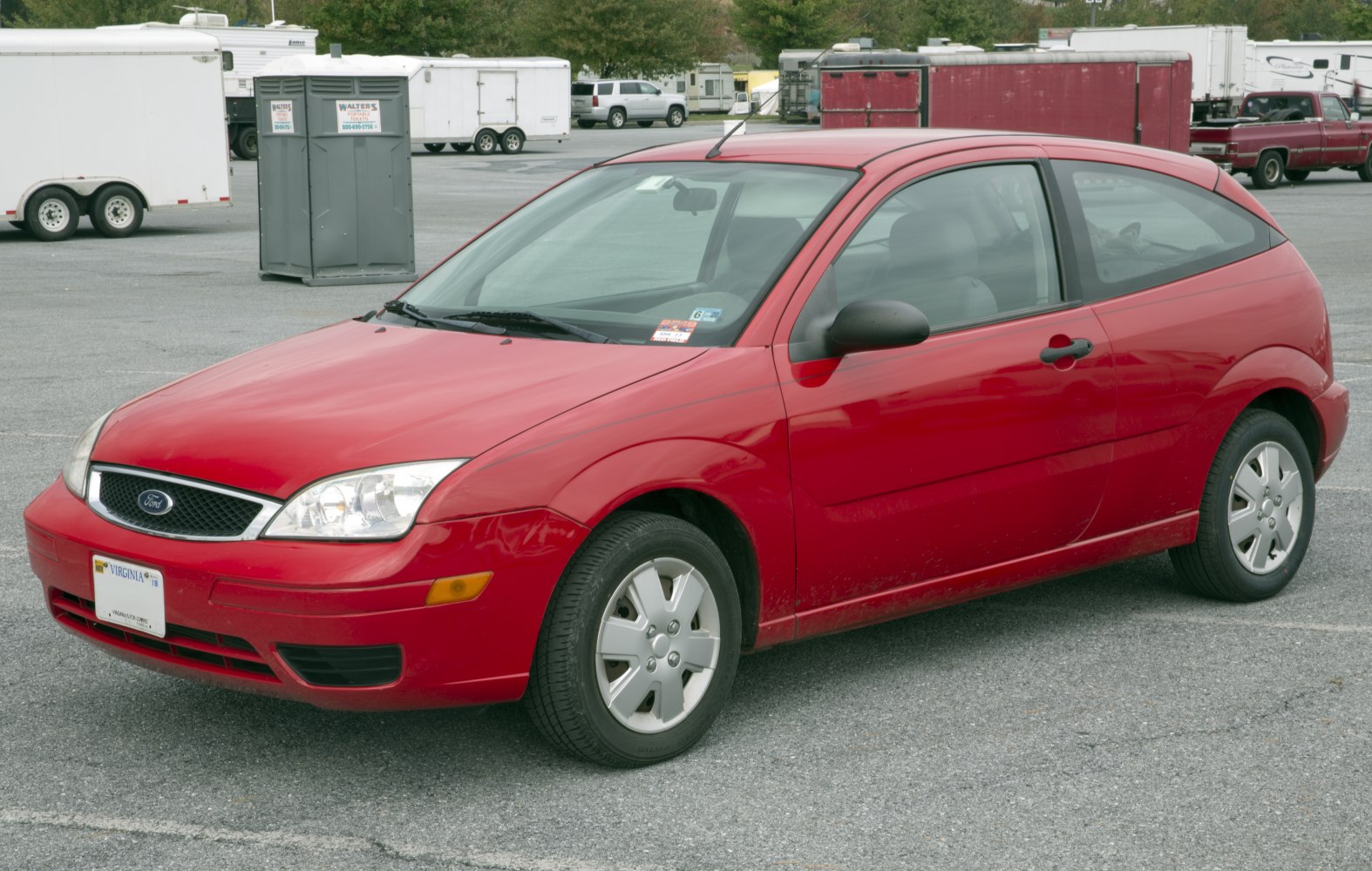https://totalrenting.es/wp-content/uploads/2022/10/ford-focus-hatchback-usa-2000-2-0-i-16v-svt-172-cv-hatchback.png