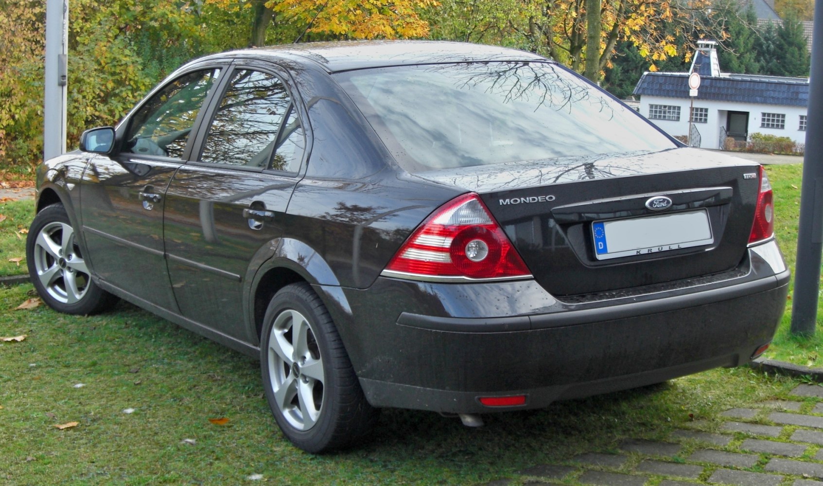 https://totalrenting.es/wp-content/uploads/2022/10/ford-mondeo-ii-sedan-2001-1-8-110-cv-berlina.png