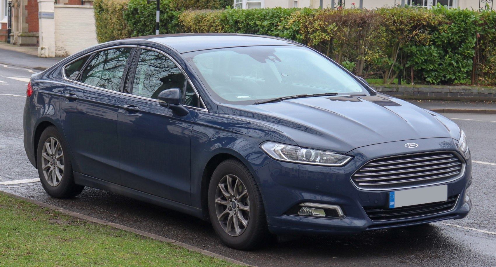 https://totalrenting.es/wp-content/uploads/2022/10/ford-mondeo-iv-hatchback-2014-1-0-ecoboost-125-cv-hatchback.png