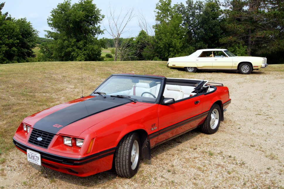 https://totalrenting.es/wp-content/uploads/2022/10/ford-mustang-convertible-iii-1979-2-3i-106-cv-cabriolet.png