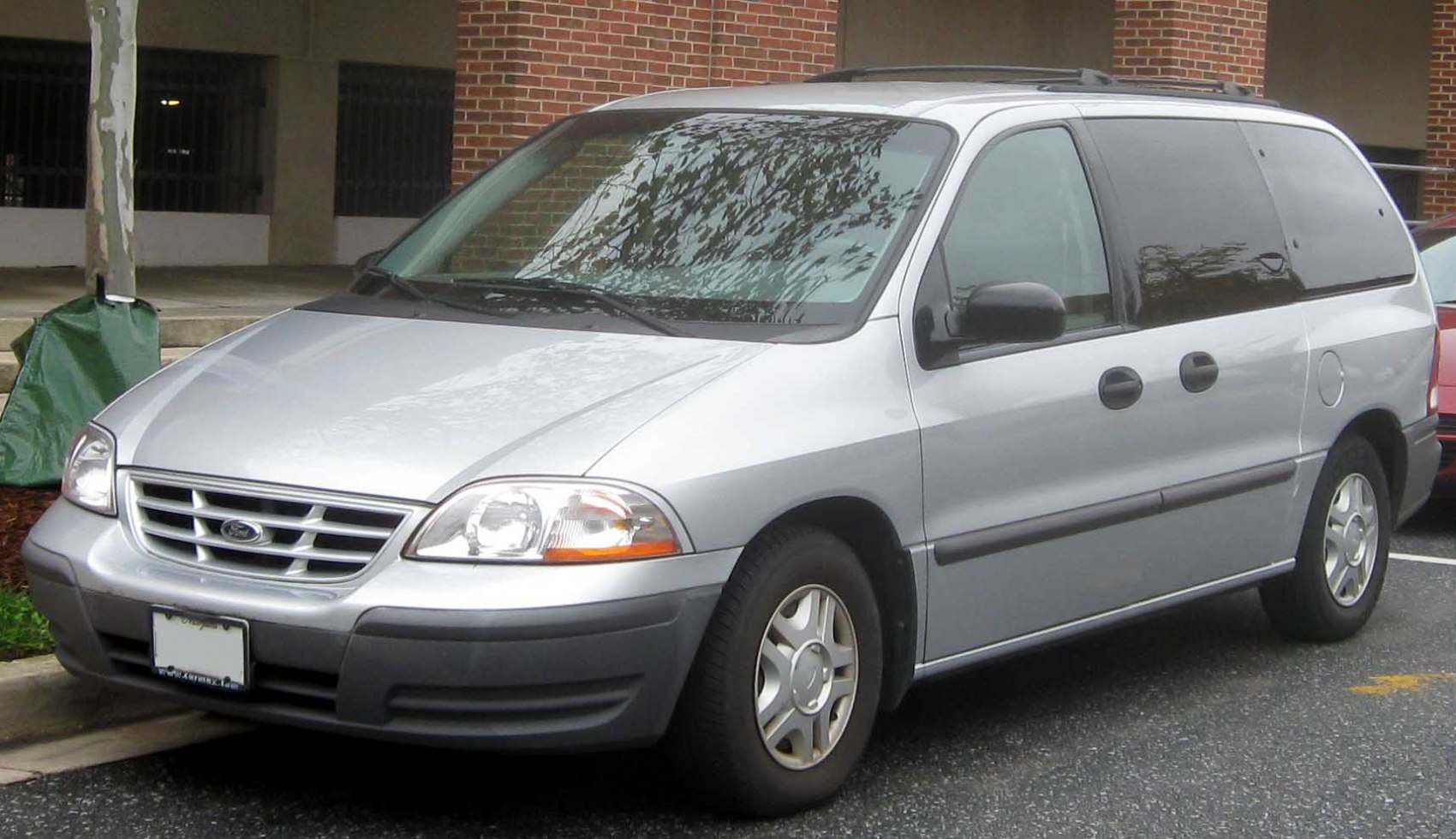https://totalrenting.es/wp-content/uploads/2022/10/ford-windstar-ii-1999-3-8-v6-200-cv-automatic-minivan.png