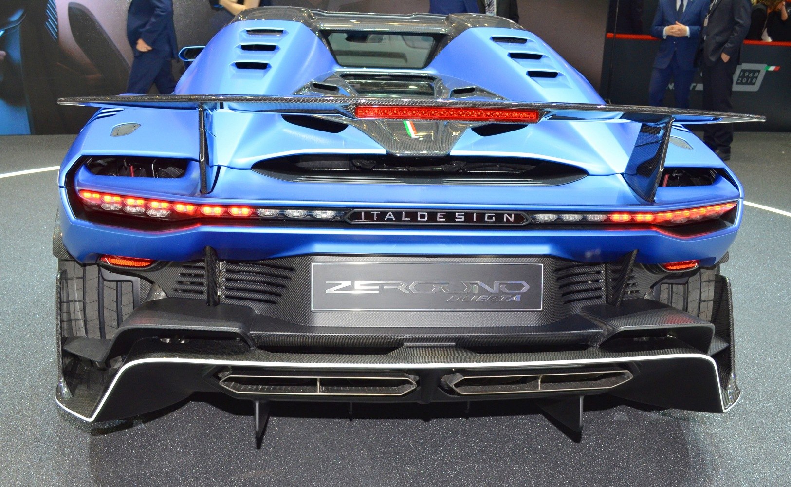https://totalrenting.es/wp-content/uploads/2022/10/italdesign-zerouno-2018-5-2-v10-610-cv-4wd-automatic-coupe-10.png