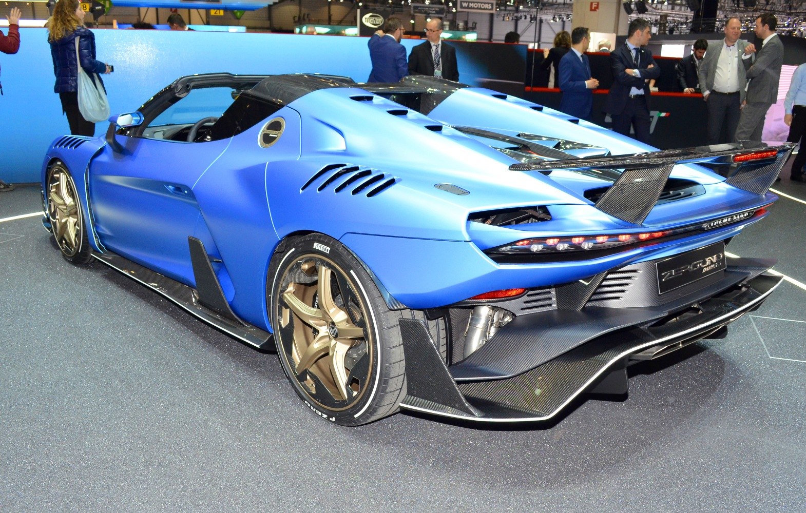 https://totalrenting.es/wp-content/uploads/2022/10/italdesign-zerouno-2018-5-2-v10-610-cv-4wd-automatic-coupe-11.png
