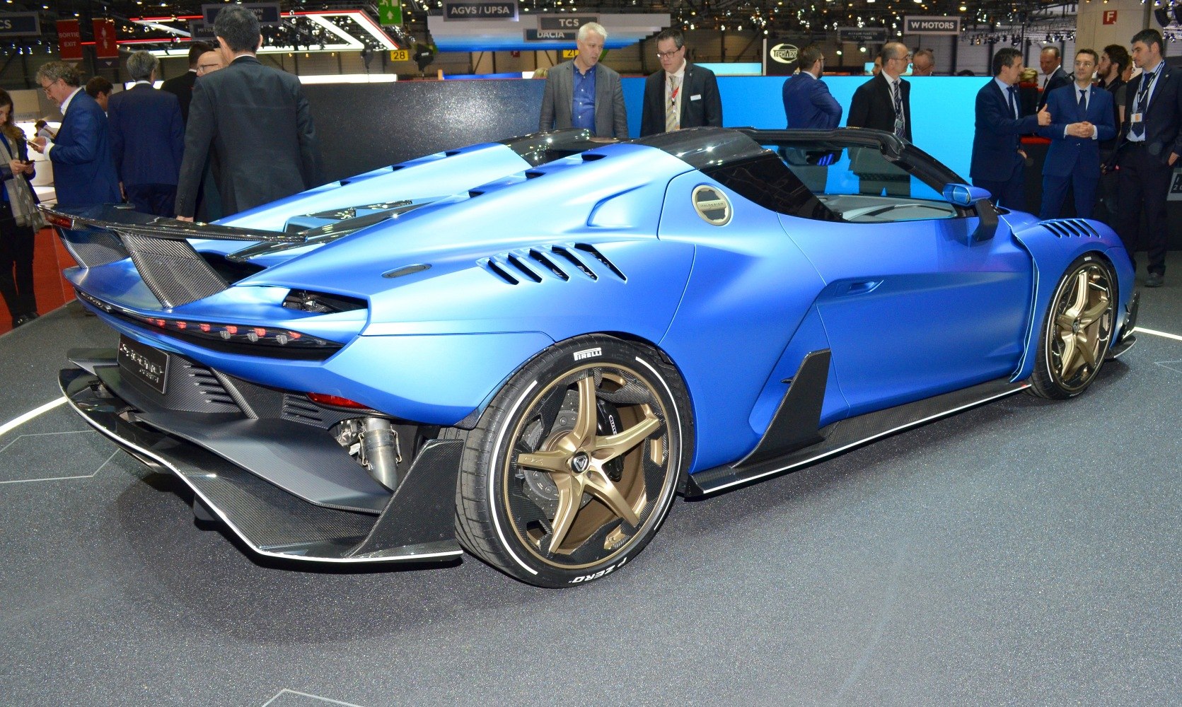 https://totalrenting.es/wp-content/uploads/2022/10/italdesign-zerouno-2018-5-2-v10-610-cv-4wd-automatic-coupe-8.png