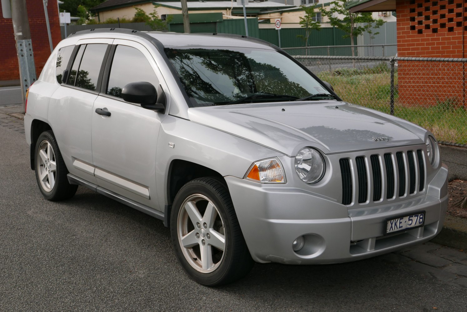 https://totalrenting.es/wp-content/uploads/2022/10/jeep-compass-i-2007-2-4-170-cv-4x4-suv.png