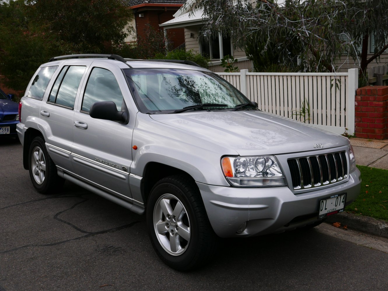 https://totalrenting.es/wp-content/uploads/2022/10/jeep-grand-cherokee-ii-wj-1998-2-7-cdr-163-cv-4wd-automatic-todoterreno.png