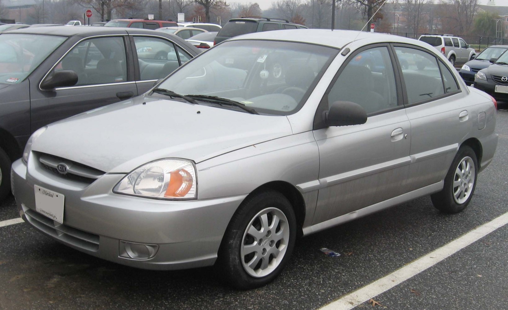 https://totalrenting.es/wp-content/uploads/2022/10/kia-rio-i-sedan-dc-facelift-2002-2002-1-3i-82-cv-berlina.png