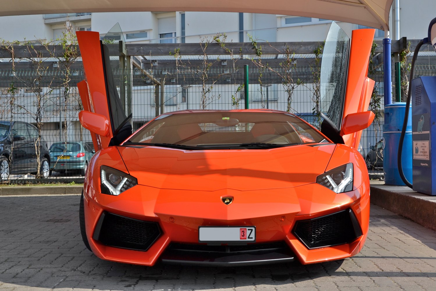 https://totalrenting.es/wp-content/uploads/2022/10/lamborghini-aventador-lp-700-4-coupe-2011-6-5-v12-700-cv-4wd-coupe-1.png