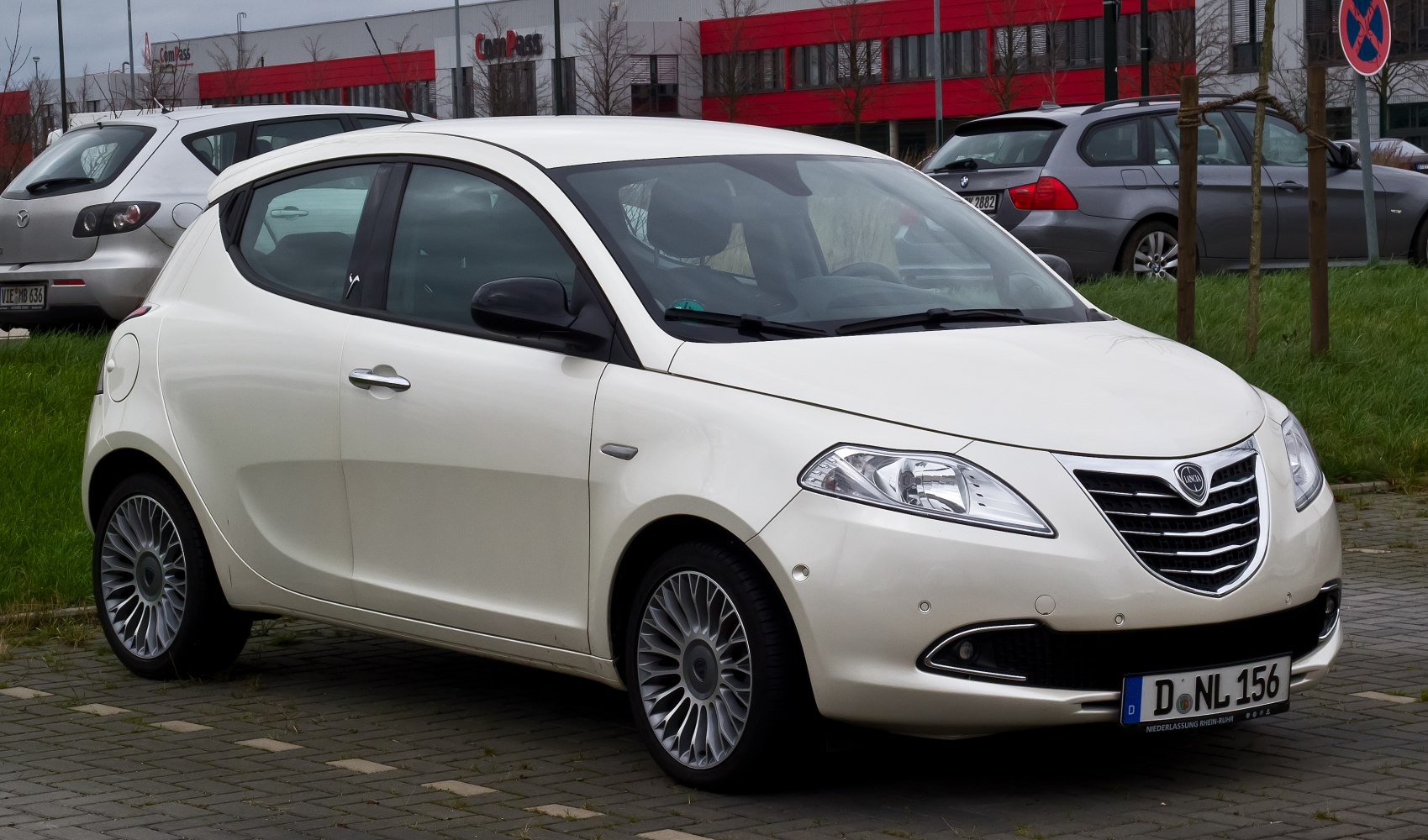 Lancia Ypsilon  Precios, Ficha técnica, Características