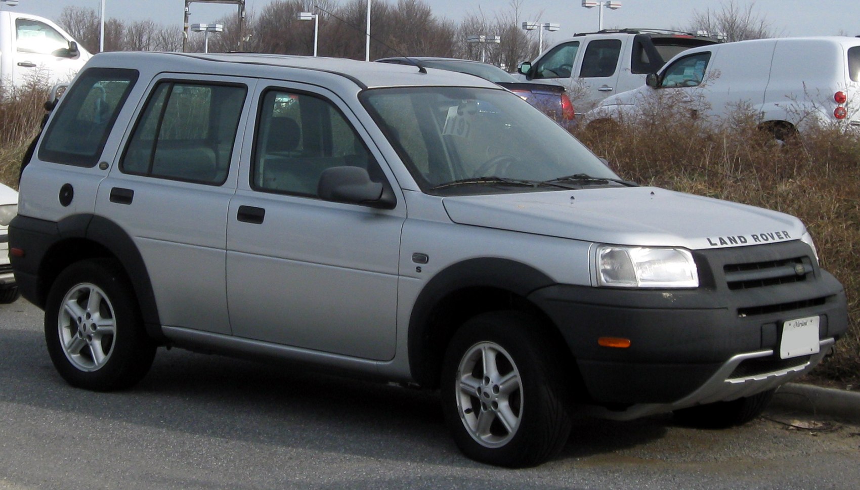 https://totalrenting.es/wp-content/uploads/2022/10/land-rover-freelander-ln-1998-1-8-i-16v-117-cv-todoterreno.png