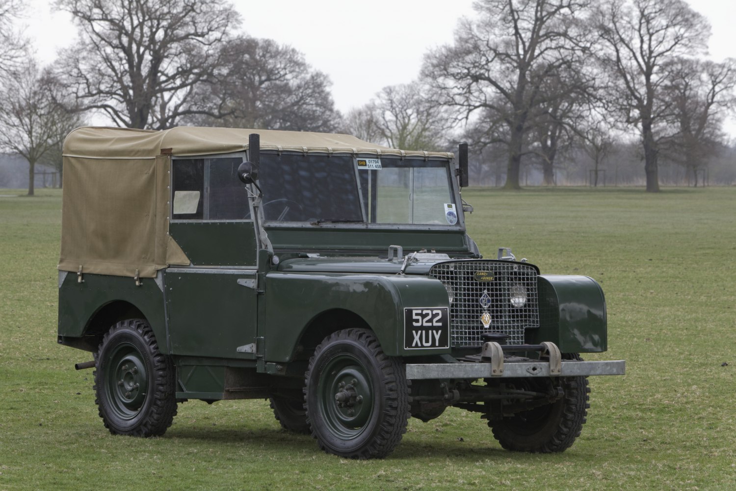 https://totalrenting.es/wp-content/uploads/2022/10/land-rover-series-i-1948-1-6-50-cv-todoterreno.png