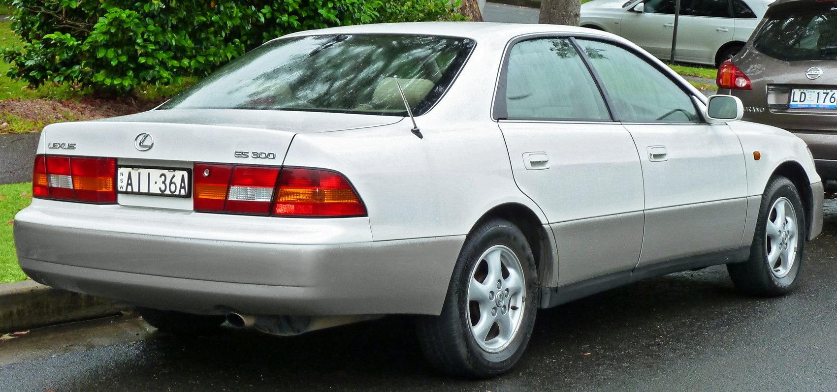 https://totalrenting.es/wp-content/uploads/2022/10/lexus-es-iii-xv20-1996-300-223-cv-berlina-1.png