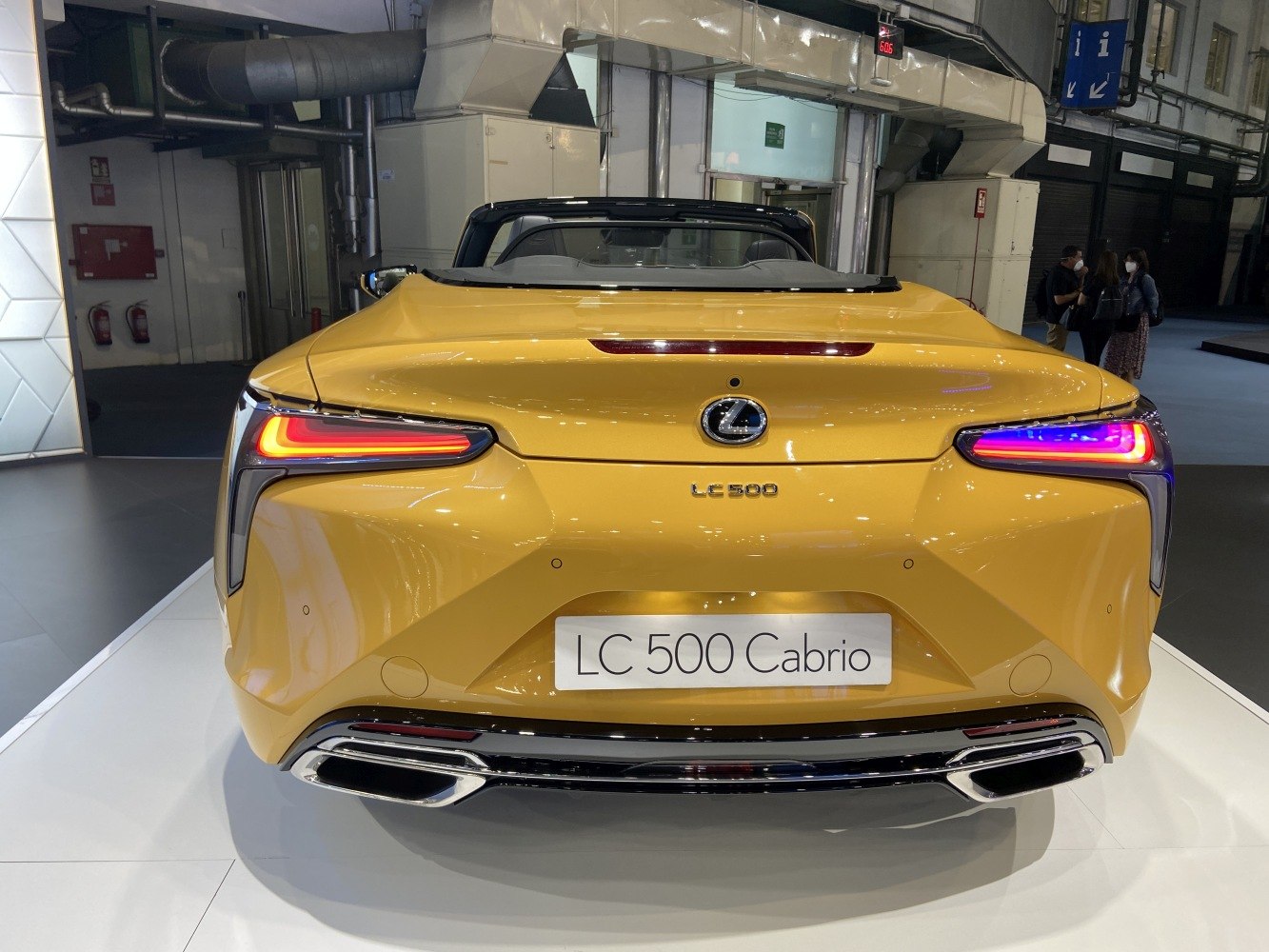 https://totalrenting.es/wp-content/uploads/2022/10/lexus-lc-convertible-2021-500-v8-477-cv-automatic-cabriolet-10.png