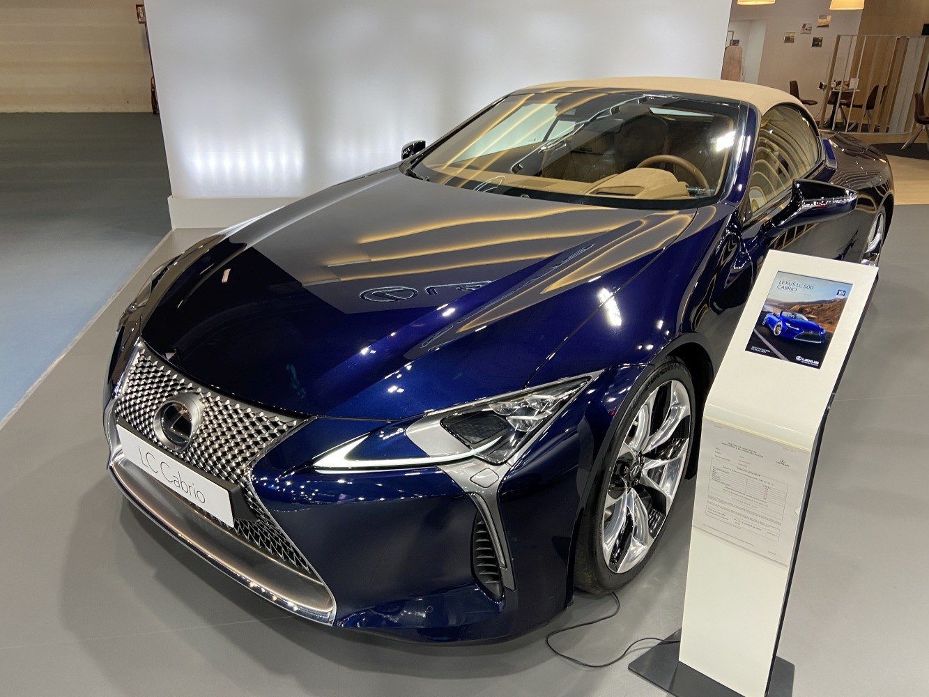 https://totalrenting.es/wp-content/uploads/2022/10/lexus-lc-convertible-2021-500-v8-477-cv-automatic-cabriolet-13.png