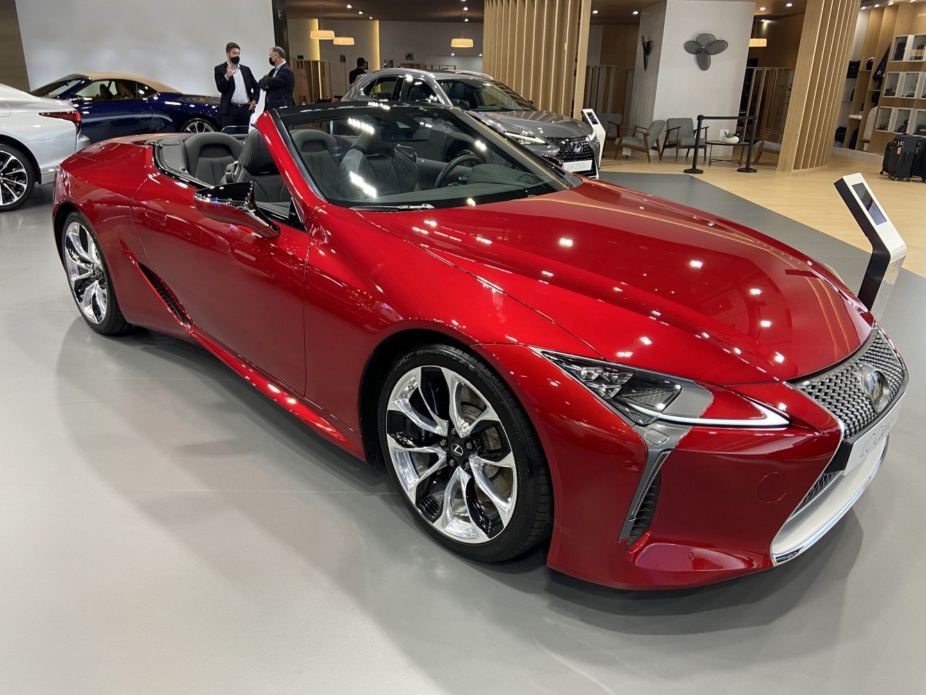 https://totalrenting.es/wp-content/uploads/2022/10/lexus-lc-convertible-2021-500-v8-477-cv-automatic-cabriolet-2.png