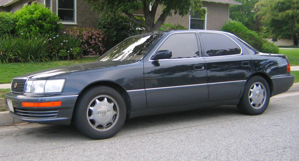 https://totalrenting.es/wp-content/uploads/2022/10/lexus-ls-i-facelift-1993-1993-400-v8-245-cv-automatic-berlina.png