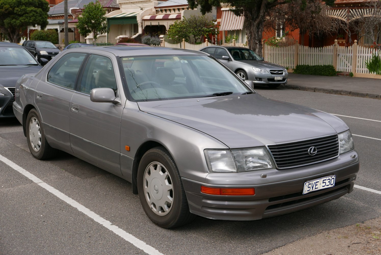 https://totalrenting.es/wp-content/uploads/2022/10/lexus-ls-ii-1995-400-v8-264-cv-automatic-berlina.png