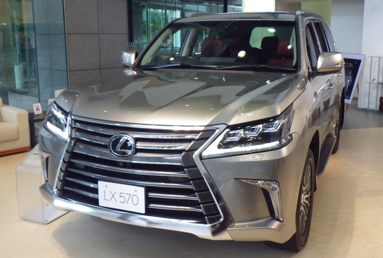 https://totalrenting.es/wp-content/uploads/2022/10/lexus-lx-iii-facelift-2015-2016-450d-v8-272-cv-awd-automatic-suv.png
