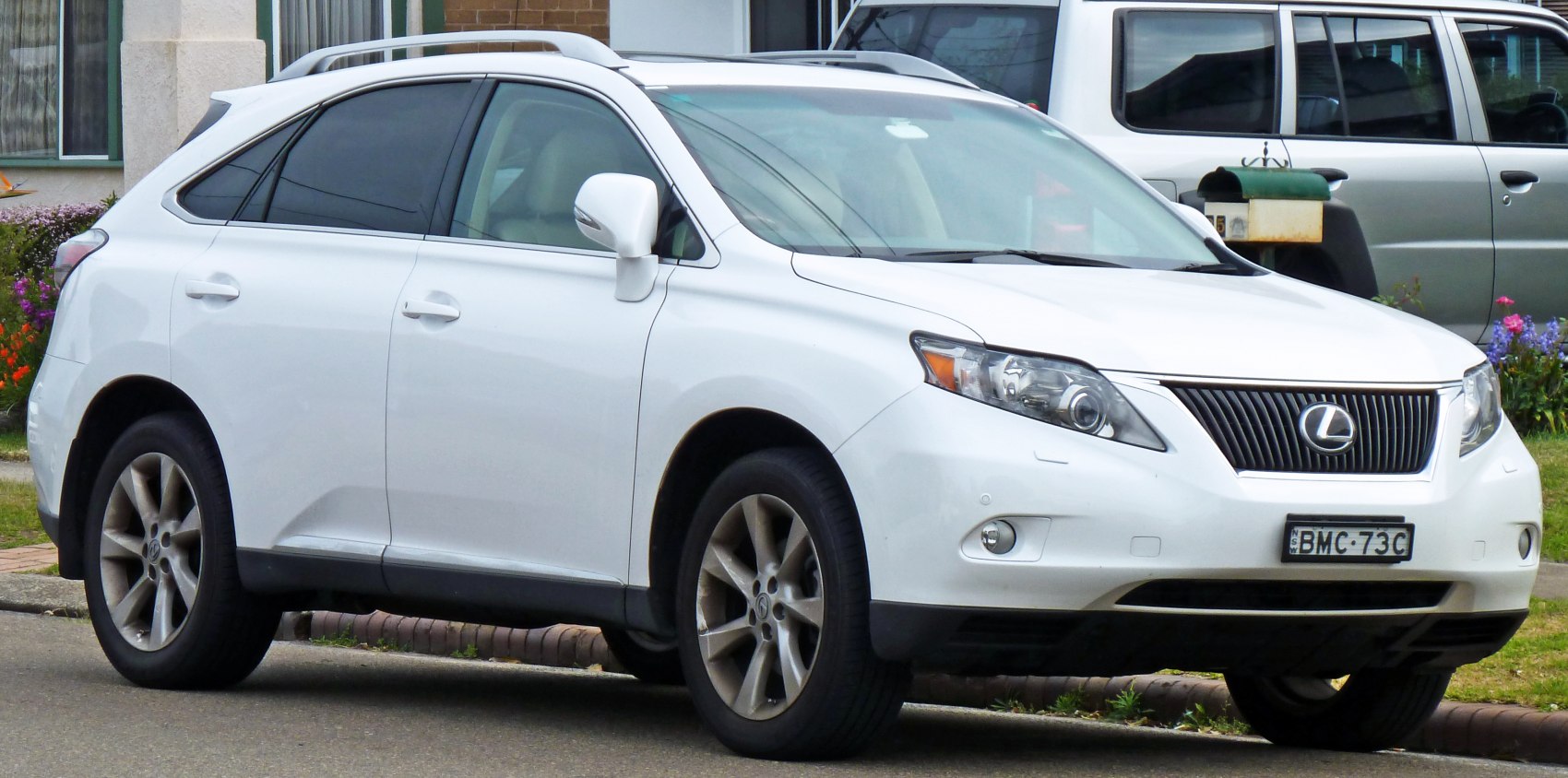 https://totalrenting.es/wp-content/uploads/2022/10/lexus-rx-iii-2010-350-4wd-277-cv-suv.png
