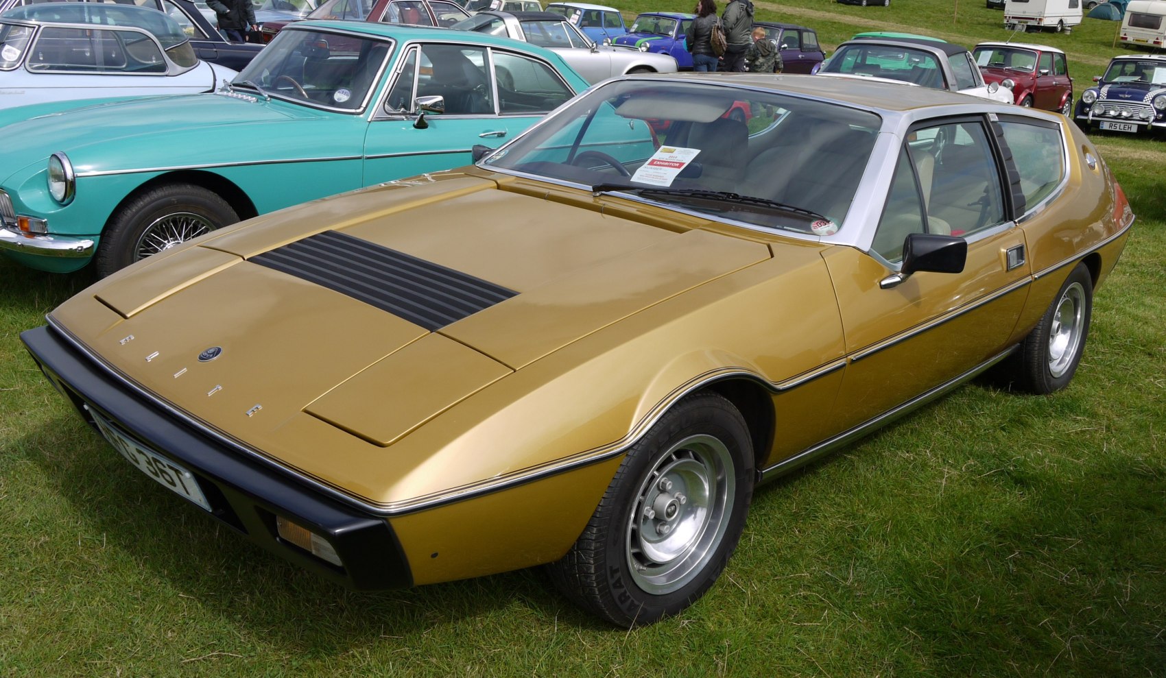 https://totalrenting.es/wp-content/uploads/2022/10/lotus-elite-type-75-1974-2-0-162-cv-coupe-3.png
