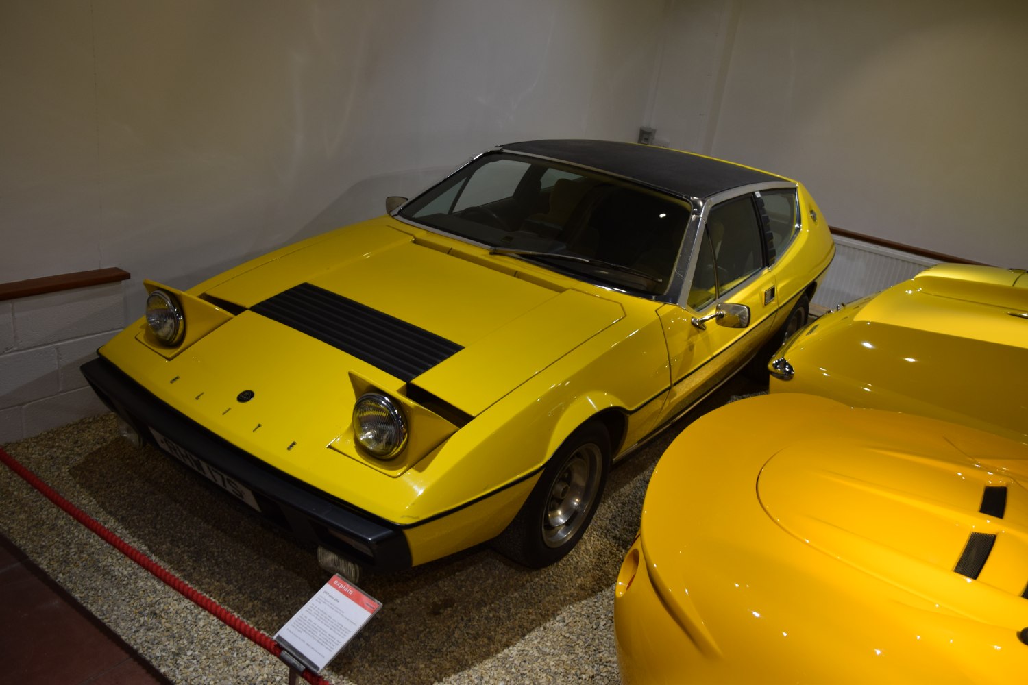 https://totalrenting.es/wp-content/uploads/2022/10/lotus-elite-type-75-1974-2-0-162-cv-coupe.png