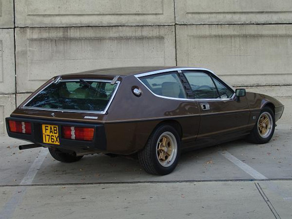 https://totalrenting.es/wp-content/uploads/2022/10/lotus-elite-type-83-1980-2-2-162-cv-coupe.png