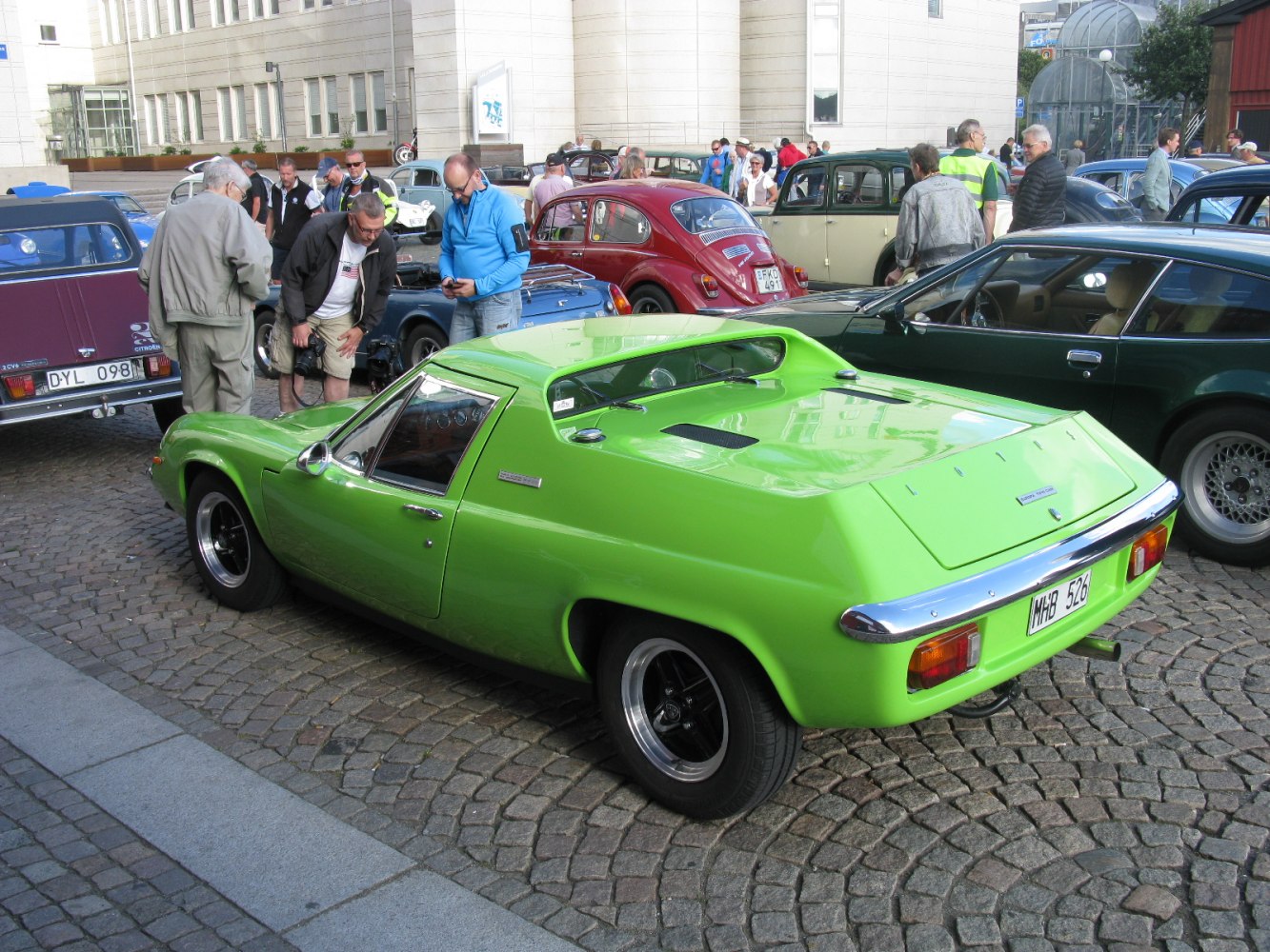 https://totalrenting.es/wp-content/uploads/2022/10/lotus-europa-1971-1-6-106-cv-coupe-10.png