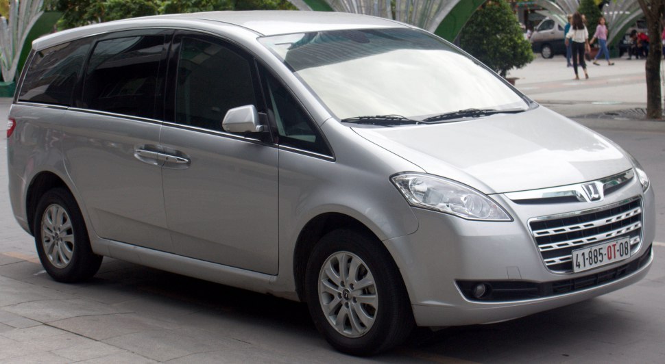 https://totalrenting.es/wp-content/uploads/2022/10/luxgen-7-mpv-2009-2-2i-175-cv-automatic-mpv.png