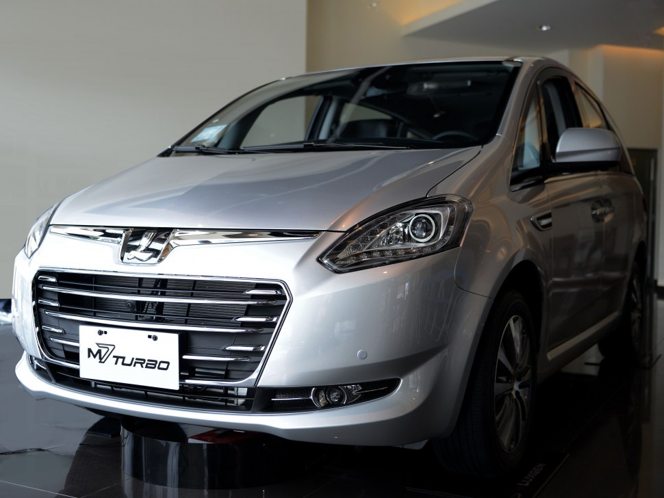 https://totalrenting.es/wp-content/uploads/2022/10/luxgen-m7-facelift-2014-2014-2-2i-eco-hyper-202-cv-aisin-minivan.png