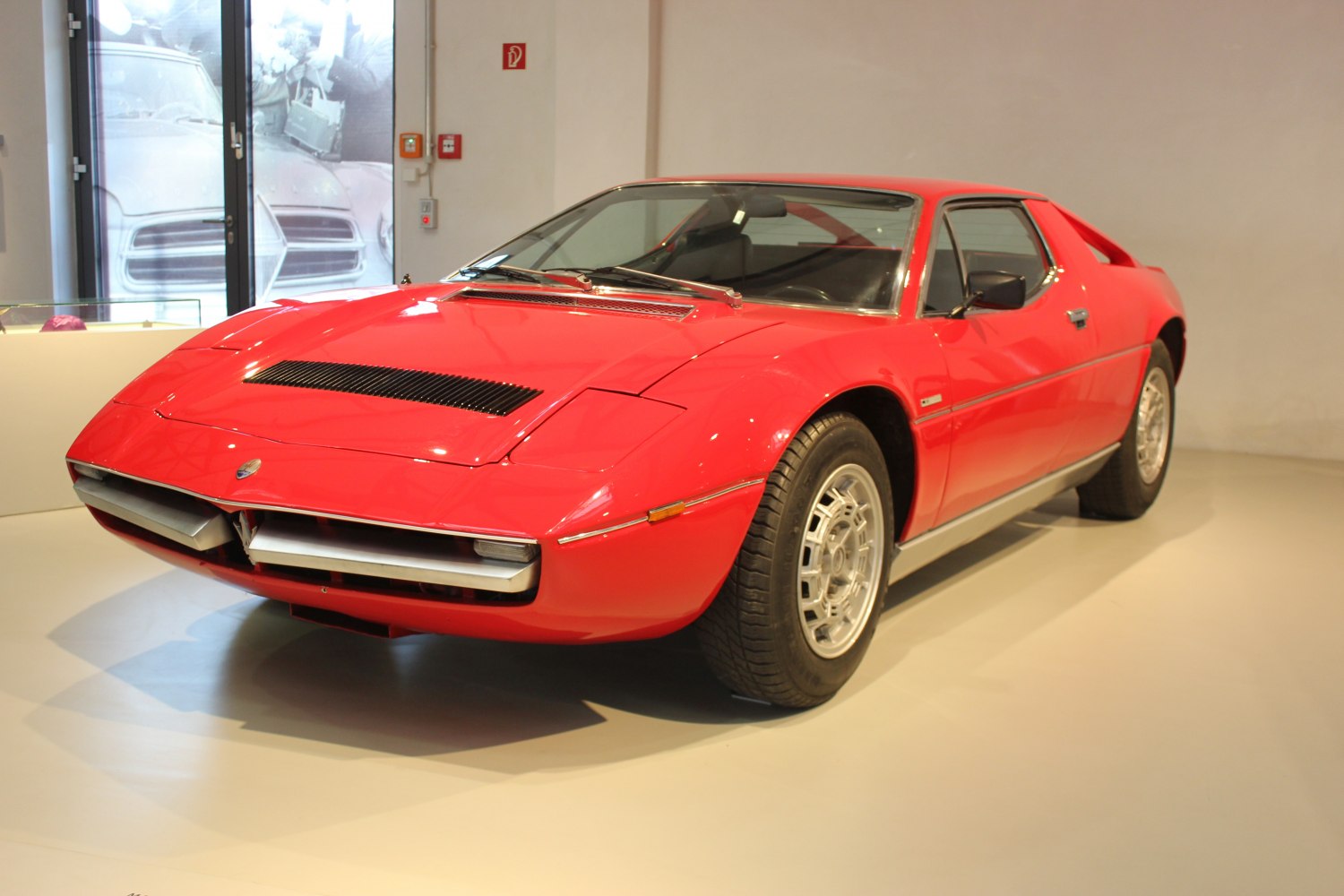 https://totalrenting.es/wp-content/uploads/2022/10/maserati-merak-1972-2-0-170-cv-coupe.png