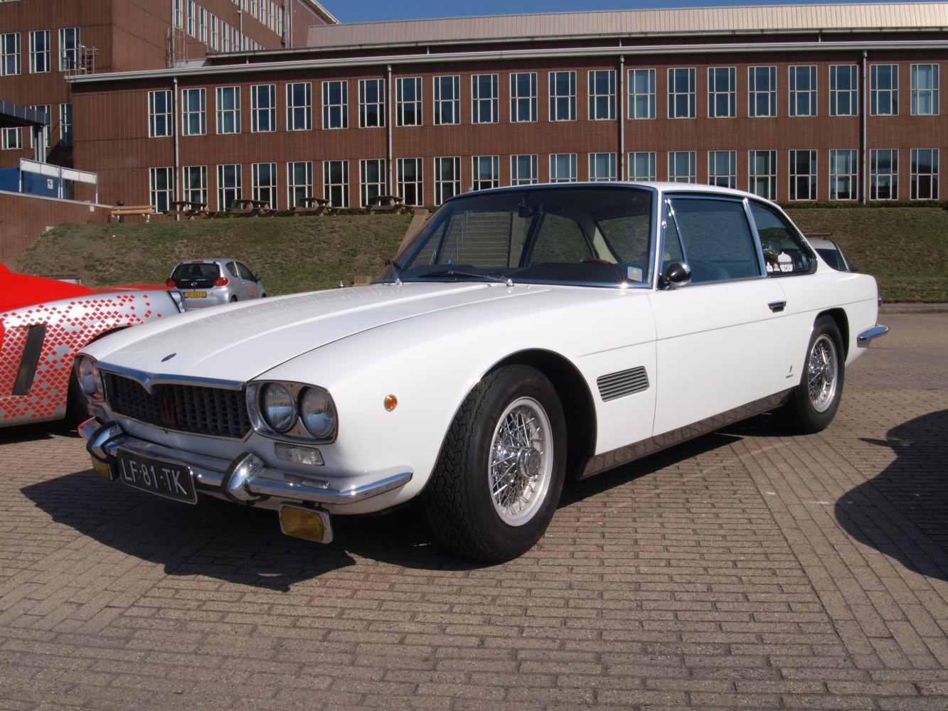 https://totalrenting.es/wp-content/uploads/2022/10/maserati-mexico-1966-4-2-v8-260-cv-coupe.png