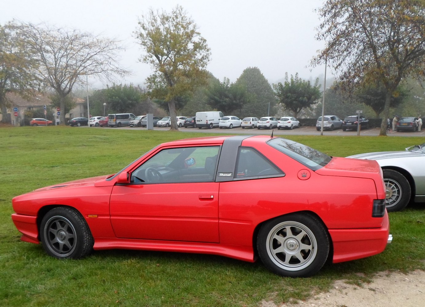 https://totalrenting.es/wp-content/uploads/2022/10/maserati-shamal-1990-3-2-i-v8-32v-326-cv-coupe-3.png