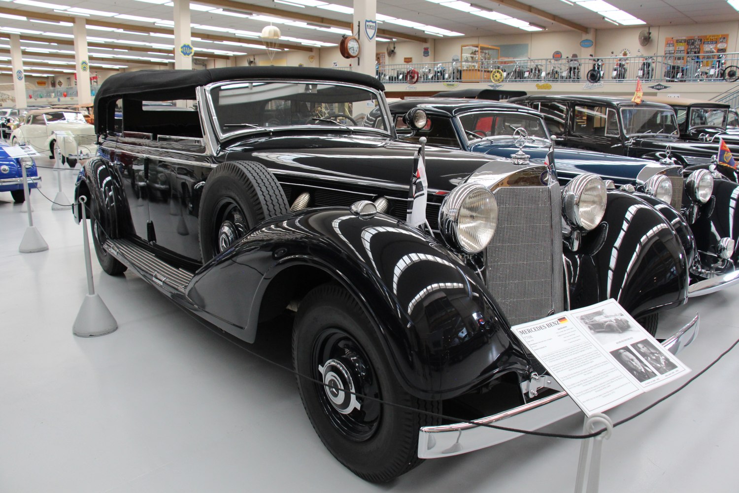 https://totalrenting.es/wp-content/uploads/2022/10/mercedes-benz-770-cabriolet-w150-1938-7-7-230-cv-cabriolet-2.png