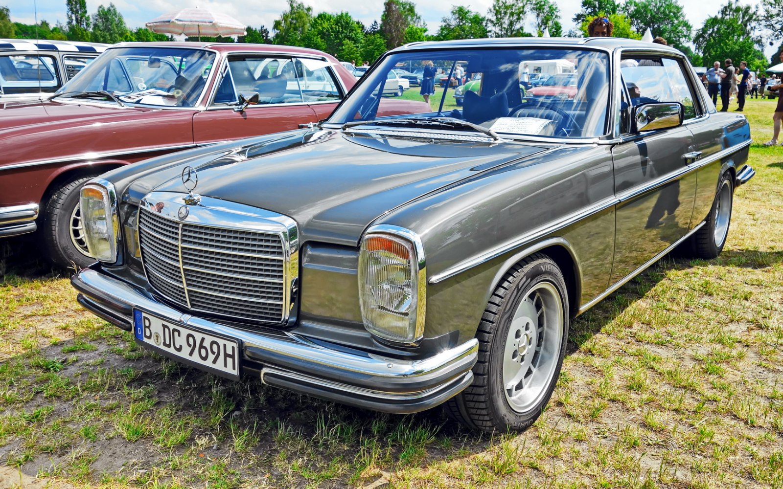 https://totalrenting.es/wp-content/uploads/2022/10/mercedes-benz-8-coupe-w114-facelift-1973-1973-280-ce-185-cv-coupe.png