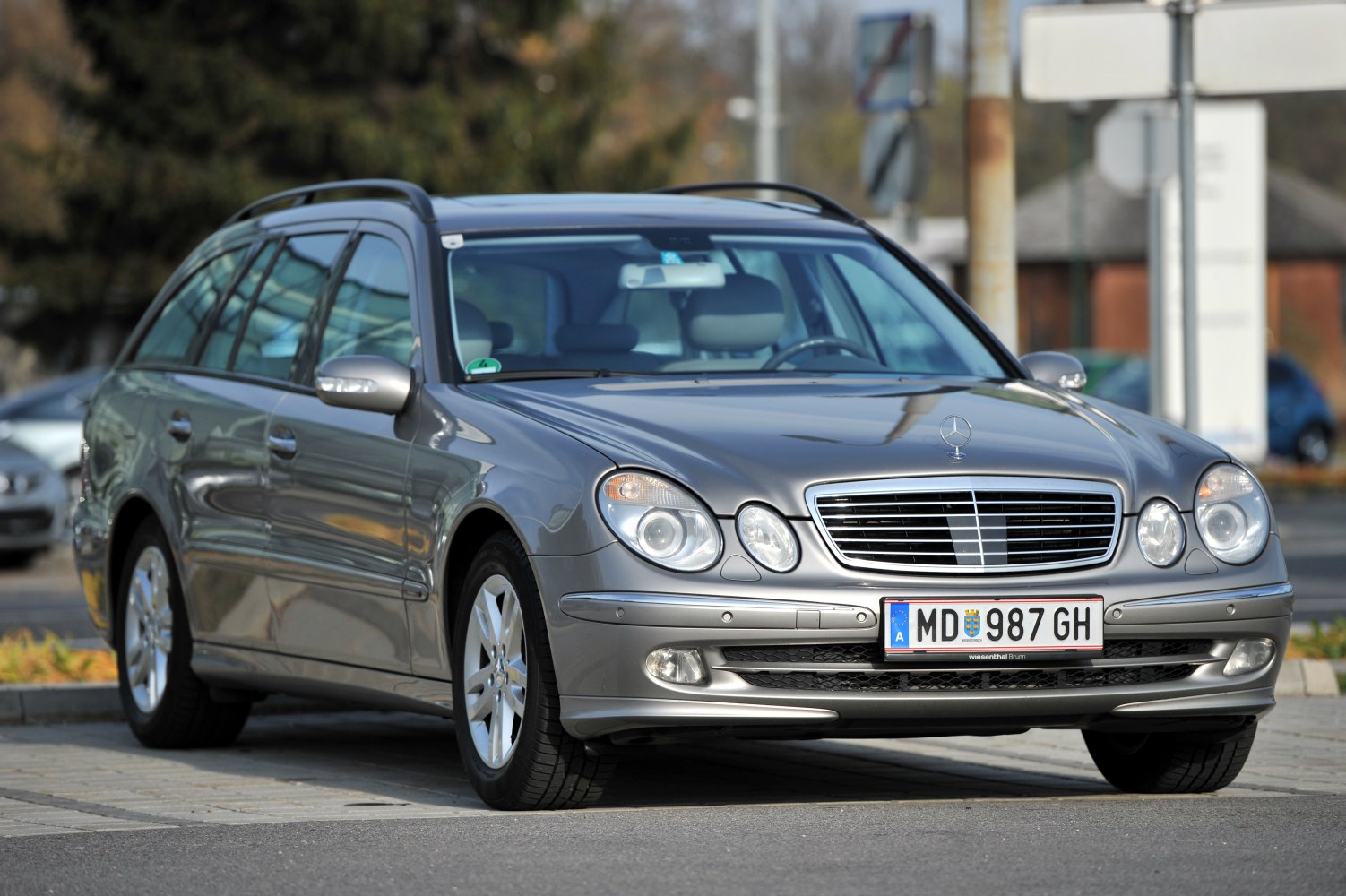 https://totalrenting.es/wp-content/uploads/2022/10/mercedes-benz-clase-e-t-modell-s211-2003-e-200-kompressor-163-cv-ranchera.png