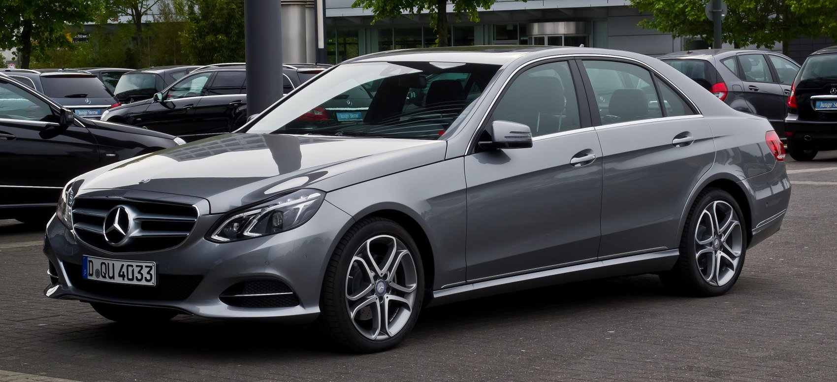 https://totalrenting.es/wp-content/uploads/2022/10/mercedes-benz-clase-e-w212-facelift-2013-2013-e-200-cdi-136-cv-berlina.png