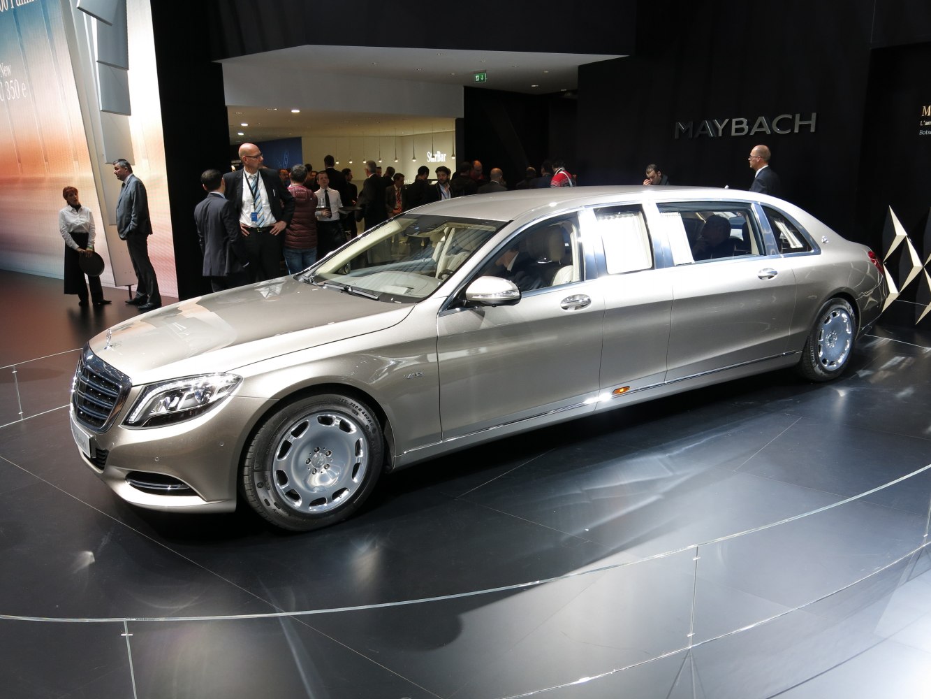 https://totalrenting.es/wp-content/uploads/2022/10/mercedes-benz-maybach-clase-s-pullman-vv222-2016-s-600-v12-530-cv-g-tronic-berlina-1.png