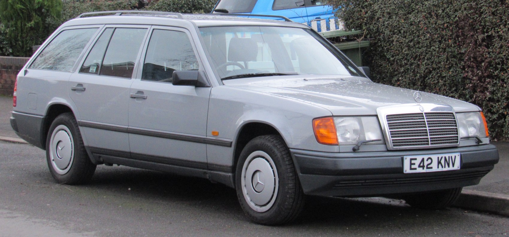 https://totalrenting.es/wp-content/uploads/2022/10/mercedes-benz-s124-1985-200-t-cat-105-cv-ranchera.png